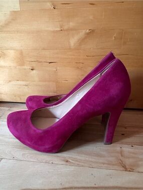 Franco Sarto Fuchsia Suede Platform Pumps Size 9M